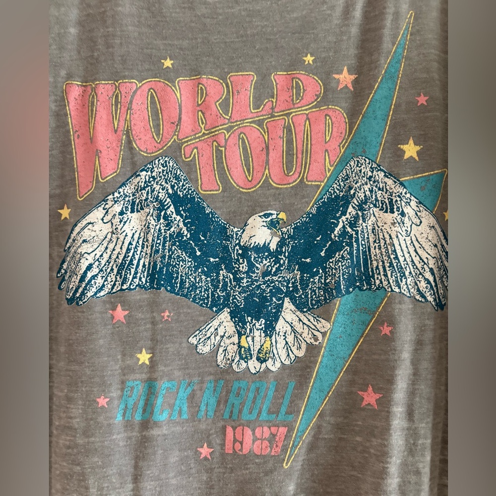 Refined Canvas World Tour Distressed Gray Tee Size Large Burnout  Band T-Shirt